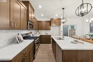 3327 SE Triumph Ave, Hillsboro, OR 97123 - Photo 9