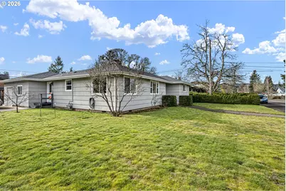 1409 Clark Ave, Cottage Grove, OR 97424 - Photo 3