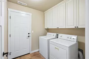 7410 Desert View Dr, White City, OR 97503 - Photo 25