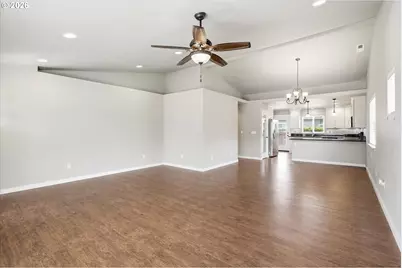 7410 Desert View Dr, White City, OR 97503 - Photo 7