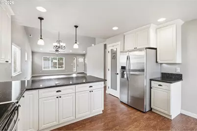 7410 Desert View Dr, White City, OR 97503 - Photo 11