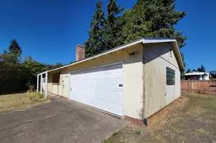 47785 Chubb Ct, Oakridge, OR 97463 - Photo 3
