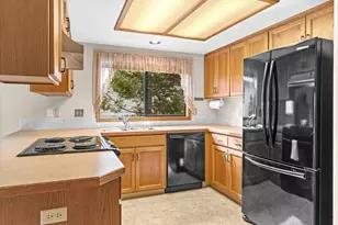 1806 NE 150th Ave, Portland, OR 97230 - Photo 5