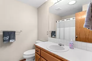 1806 NE 150th Ave, Portland, OR 97230 - Photo 9