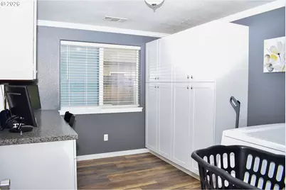 1723 Westwood Dr, Medford, OR 97501 - Photo 13