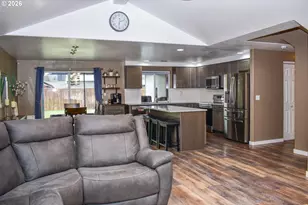 1723 Westwood Dr, Medford, OR 97501 - Photo 15