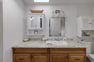 655 NE Burnett Rd, McMinnville, OR 97128 - Photo 15