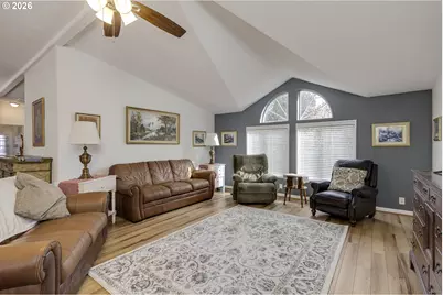 655 NE Burnett Rd #9, McMinnville, OR 97128 - Photo 3