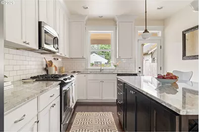 7936 N Wayland Ave, Portland, OR 97203 - Photo 17