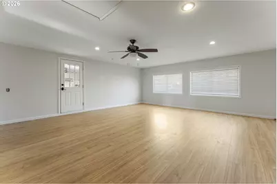 1550 Tierra Lynn Dr, Woodburn, OR 97071 - Photo 11