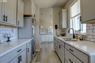 700 Dooley Rd, Centerville, WA 98613 - Photo 29