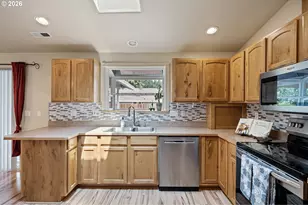 25133 Allure Ave, Veneta, OR 97487 - Photo 13