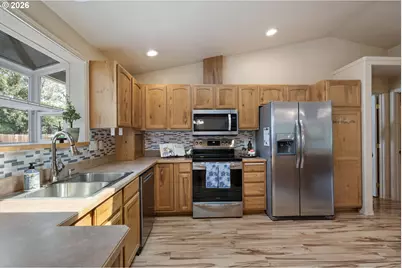 25133 Allure Ave, Veneta, OR 97487 - Photo 15