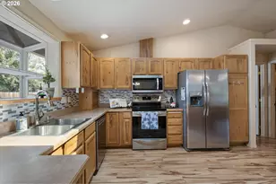 25133 Allure Ave, Veneta, OR 97487 - Photo 15