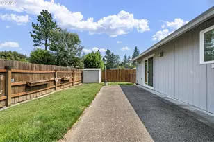 25133 Allure Ave, Veneta, OR 97487 - Photo 37