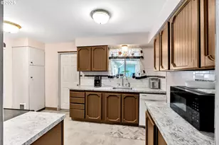 2951 Douglas St, Longview, WA 98632 - Photo 11