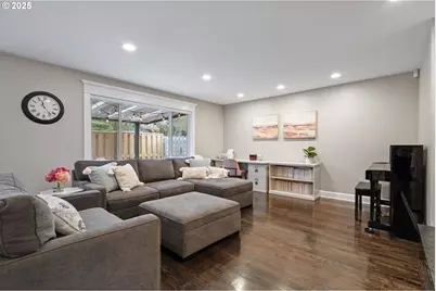 6275 Clubhouse Cir, West Linn, OR 97068 - Photo 3