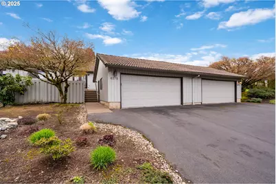 6275 Clubhouse Cir, West Linn, OR 97068 - Photo 1