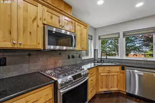 2137 N Legacy Dr, Newberg, OR 97132 - Photo 15