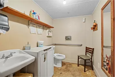 216 W Steuben St, Bingen, WA 98605 - Photo 21