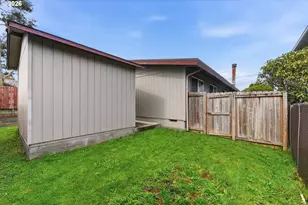 955 State St, North Bend, OR 97459 - Photo 25