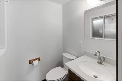 955 State St, North Bend, OR 97459 - Photo 13