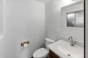 955 State St, North Bend, OR 97459 - Photo 13