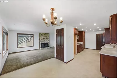 955 State St, North Bend, OR 97459 - Photo 3