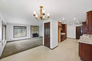 955 State St, North Bend, OR 97459 - Photo 3