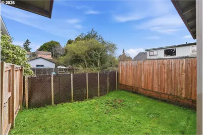 955 State St, North Bend, OR 97459 - Photo 25