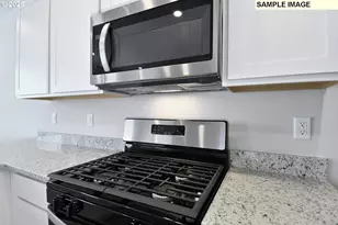 1161 Parkside Ave, Woodburn, OR 97071 - Photo 9