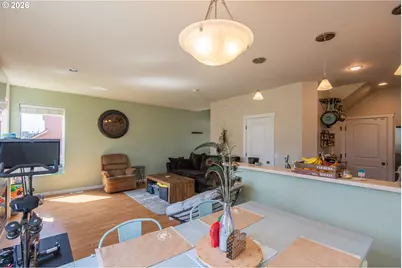 889 Kentucky Ave, Coos Bay, OR 97420 - Photo 15