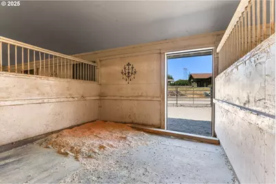 31708 NE Wand Rd, Troutdale, OR 97060 - Photo 39