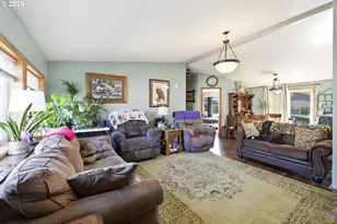 310 Pitney Ln, Junction City, OR 97448 - Photo 5