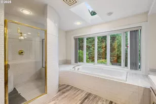 9101 NE Cliff St, Portland, OR 97220 - Photo 17