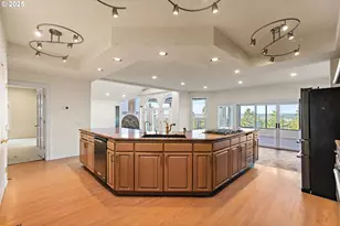 9101 NE Cliff St, Portland, OR 97220 - Photo 11