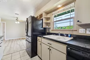 3840 Vista Dr, North Bend, OR 97459 - Photo 5