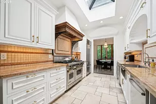 1980 SW Terrace Dr, Portland, OR 97201 - Photo 13