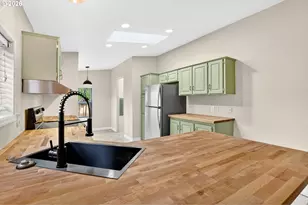 1949 SE Palmquist Rd, Gresham, OR 97080 - Photo 7