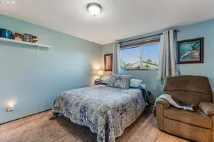 2093 W Hayes St, Woodburn, OR 97071 - Photo 27