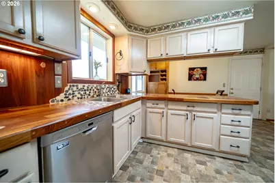 6776 Rochester St NE, Salem, OR 97305 - Photo 9