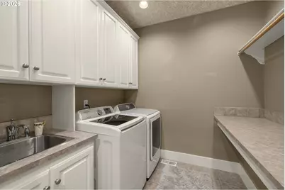 16 SE 46th Dr, Gresham, OR 97080 - Photo 29