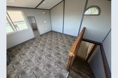 11612 N Island Cove Ln, Portland, OR 97217 - Photo 31