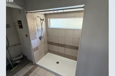 11612 N Island Cove Ln, Portland, OR 97217 - Photo 23