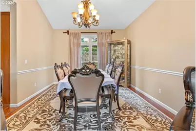 6338 SE Dunbar Dr, Portland, OR 97236 - Photo 9