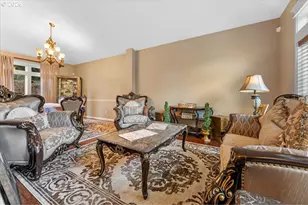 6338 SE Dunbar Dr, Portland, OR 97236 - Photo 7