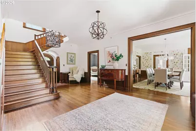 2030 S Military Rd, Portland, OR 97219 - Photo 11