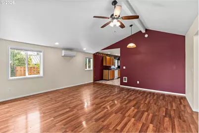 1043 F St, Springfield, OR 97477 - Photo 7