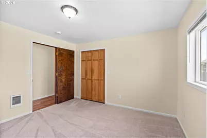 1043 F St, Springfield, OR 97477 - Photo 17