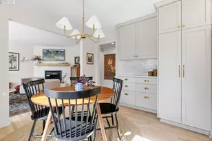 10455 SW Ridgeview Ln, Portland, OR 97219 - Photo 11